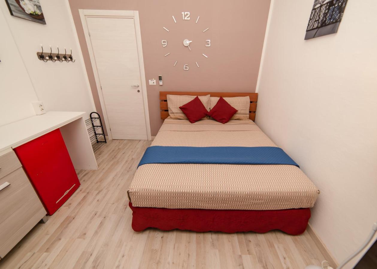 Carramba! Che Room Кальярі Екстер'єр фото
